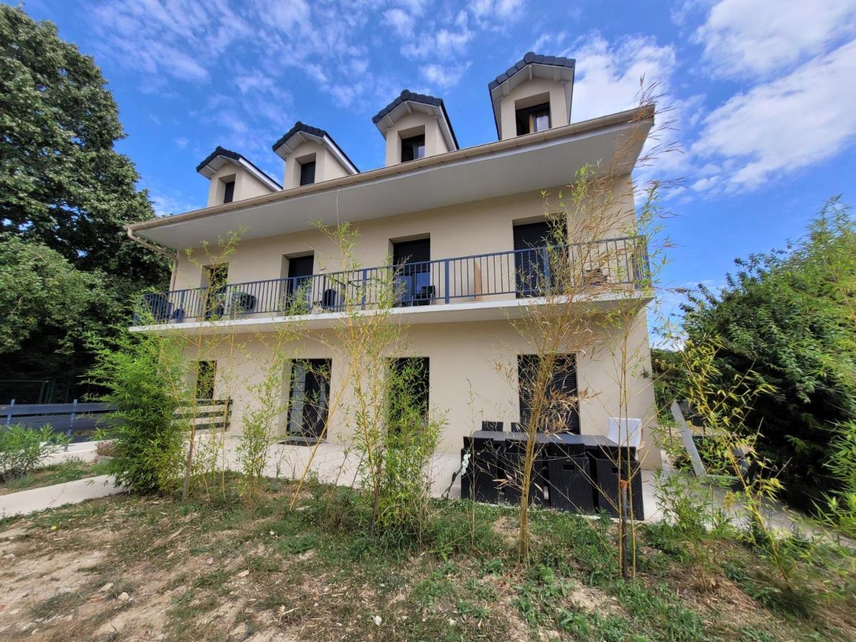 Residence De La Gare, Chambre Meublee Лонжумо Екстер'єр фото